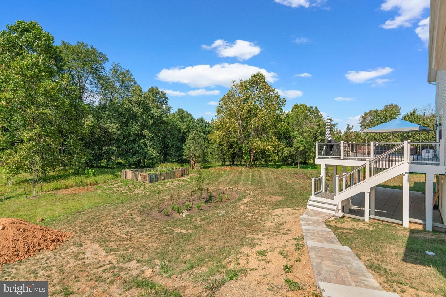 21708 Woodfield Road photo 62