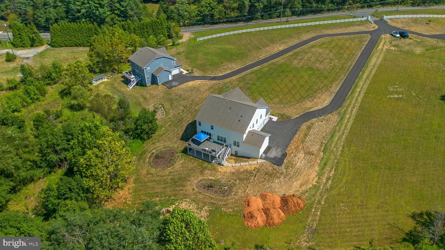 21708 Woodfield Road photo 70