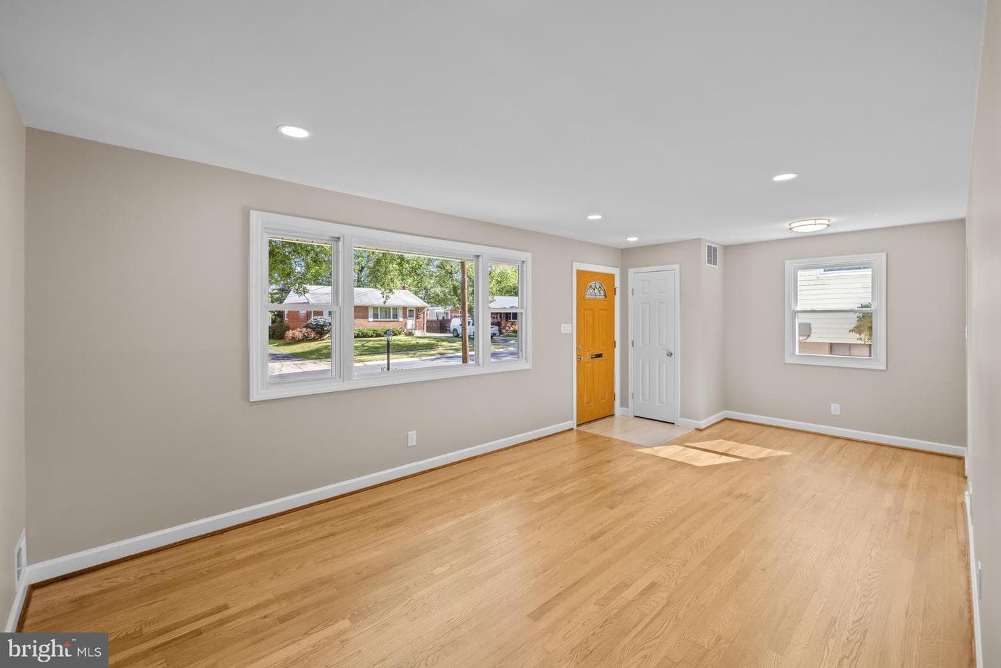 1019 Scott Avenue photo 11