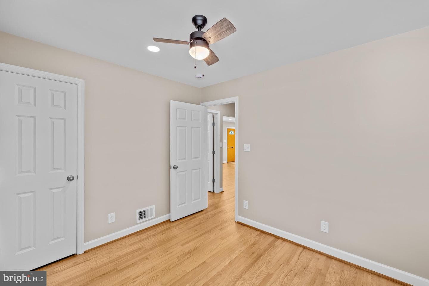 1019 Scott Avenue photo 22