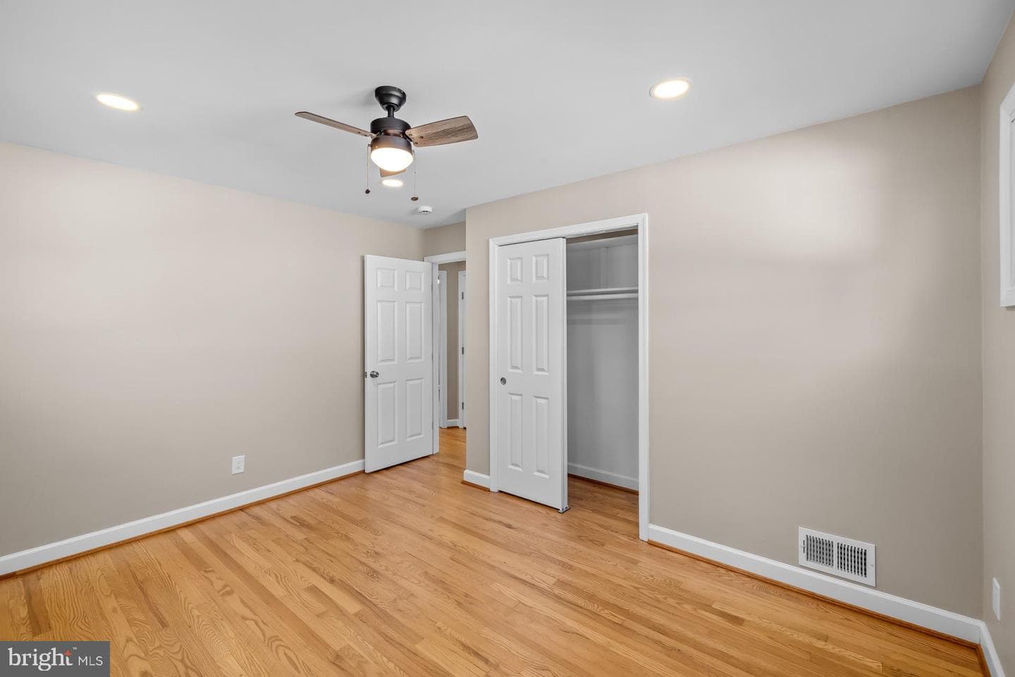 1019 Scott Avenue photo 24
