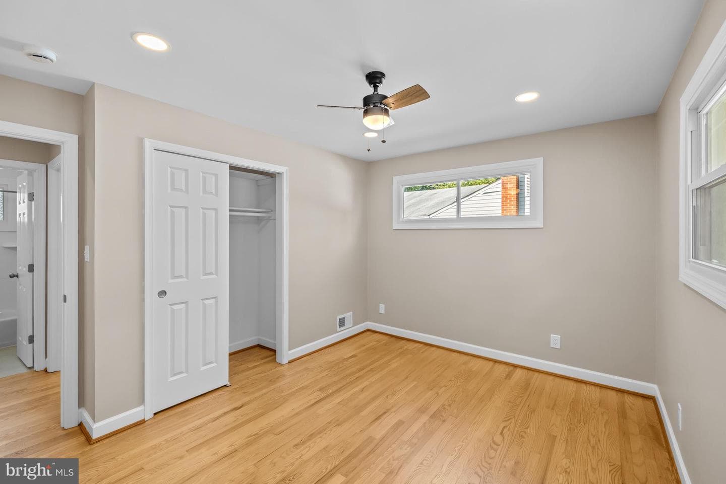 1019 Scott Avenue photo 25