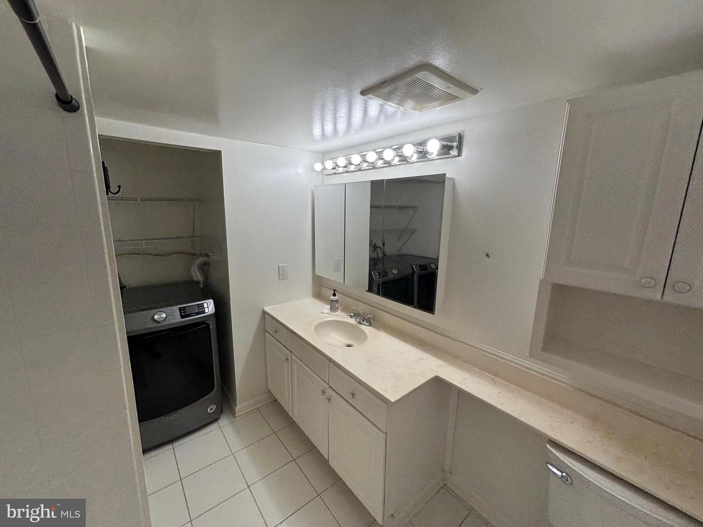 432 Girard Street #209 photo 15