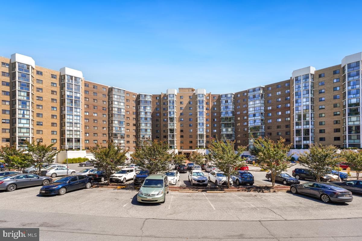 15100 Interlachen Drive #4-1021 photo 2