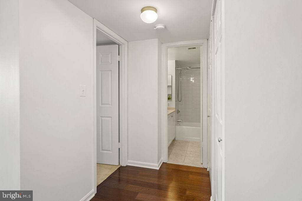 10101 Grosvenor Place #1004 photo 22