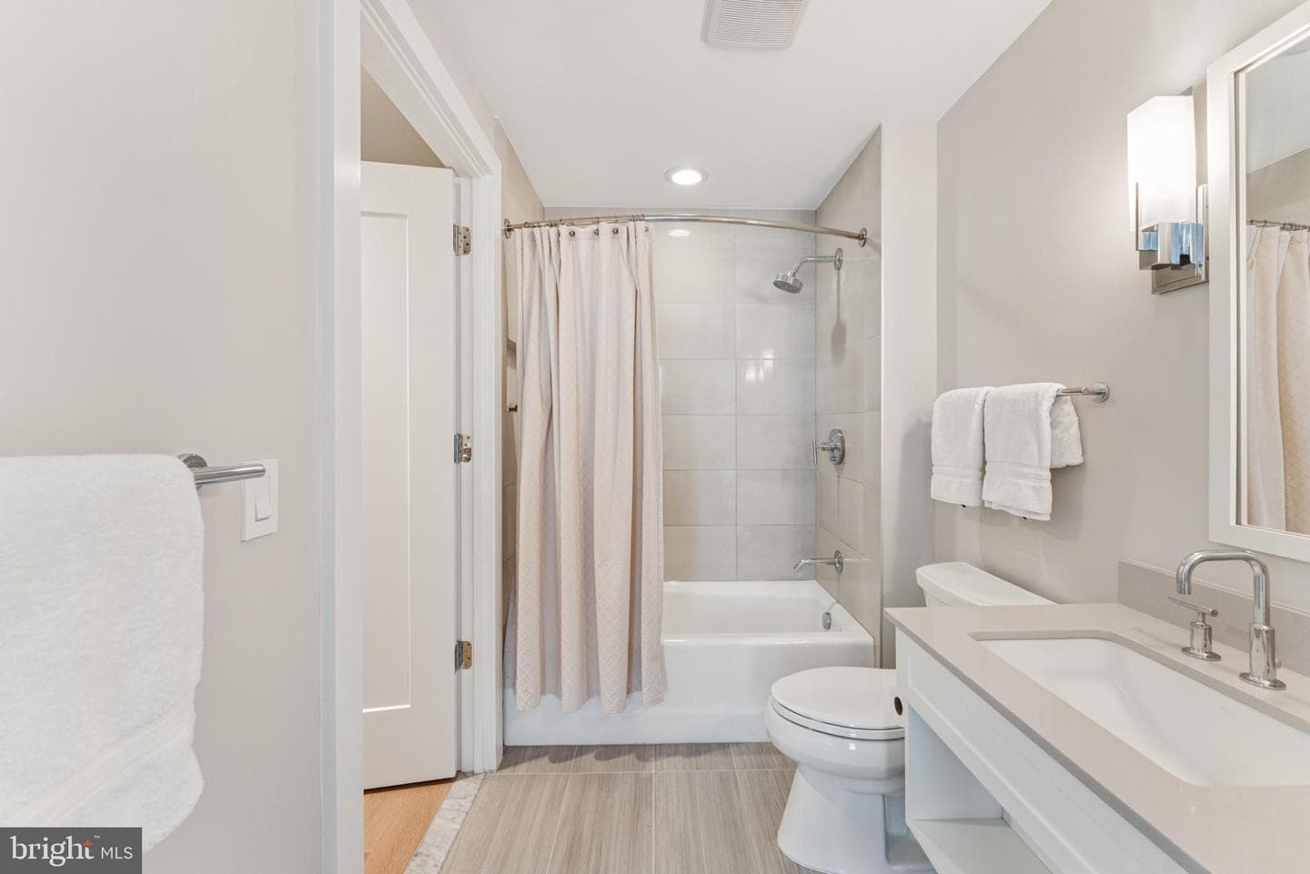 4960 Fairmont Avenue #904 photo 13