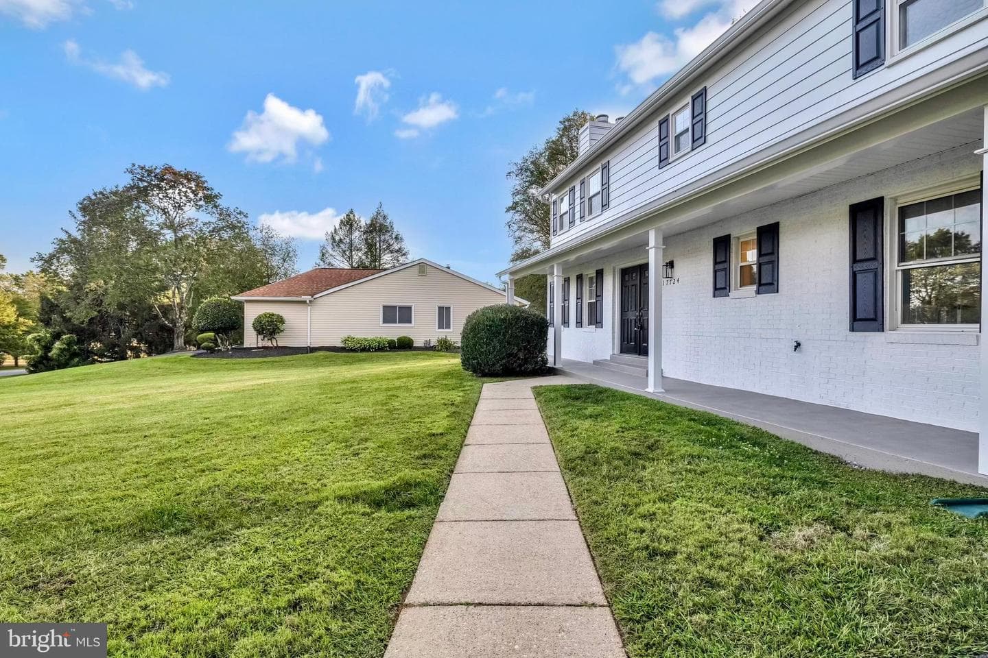 17724 Garrett Drive photo 8