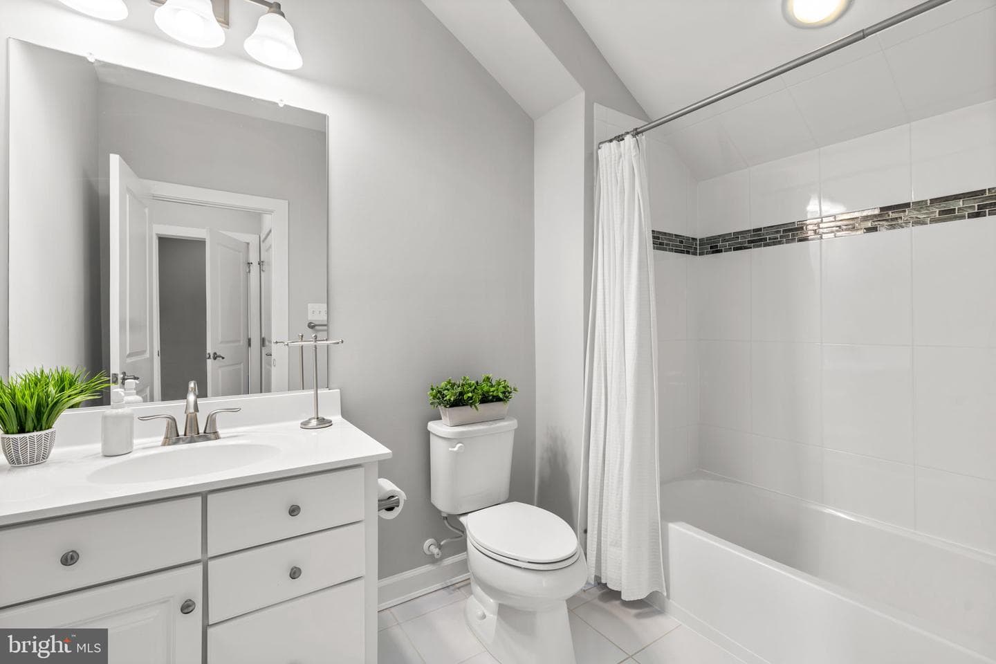 414 Hydrangea Place photo 31