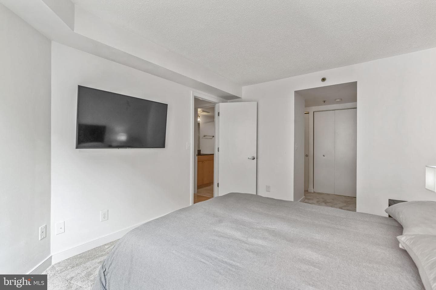 7500 Woodmont Avenue #s714 photo 12