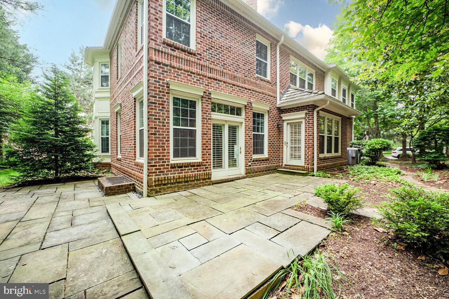 1 Town Gate Court photo 45