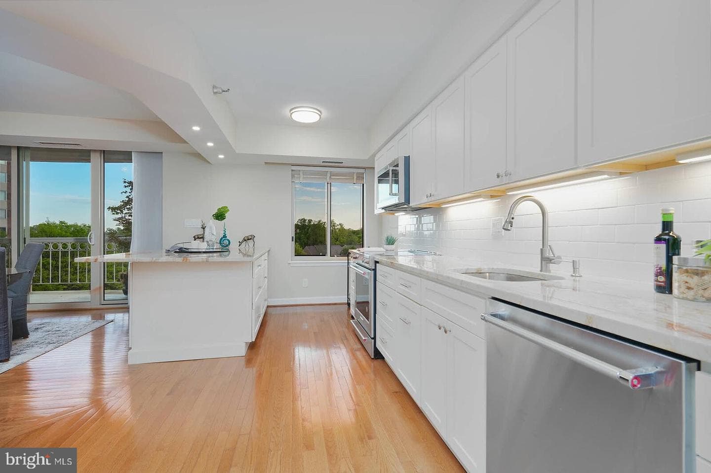 5802 Nicholson Lane #2-604 photo 9