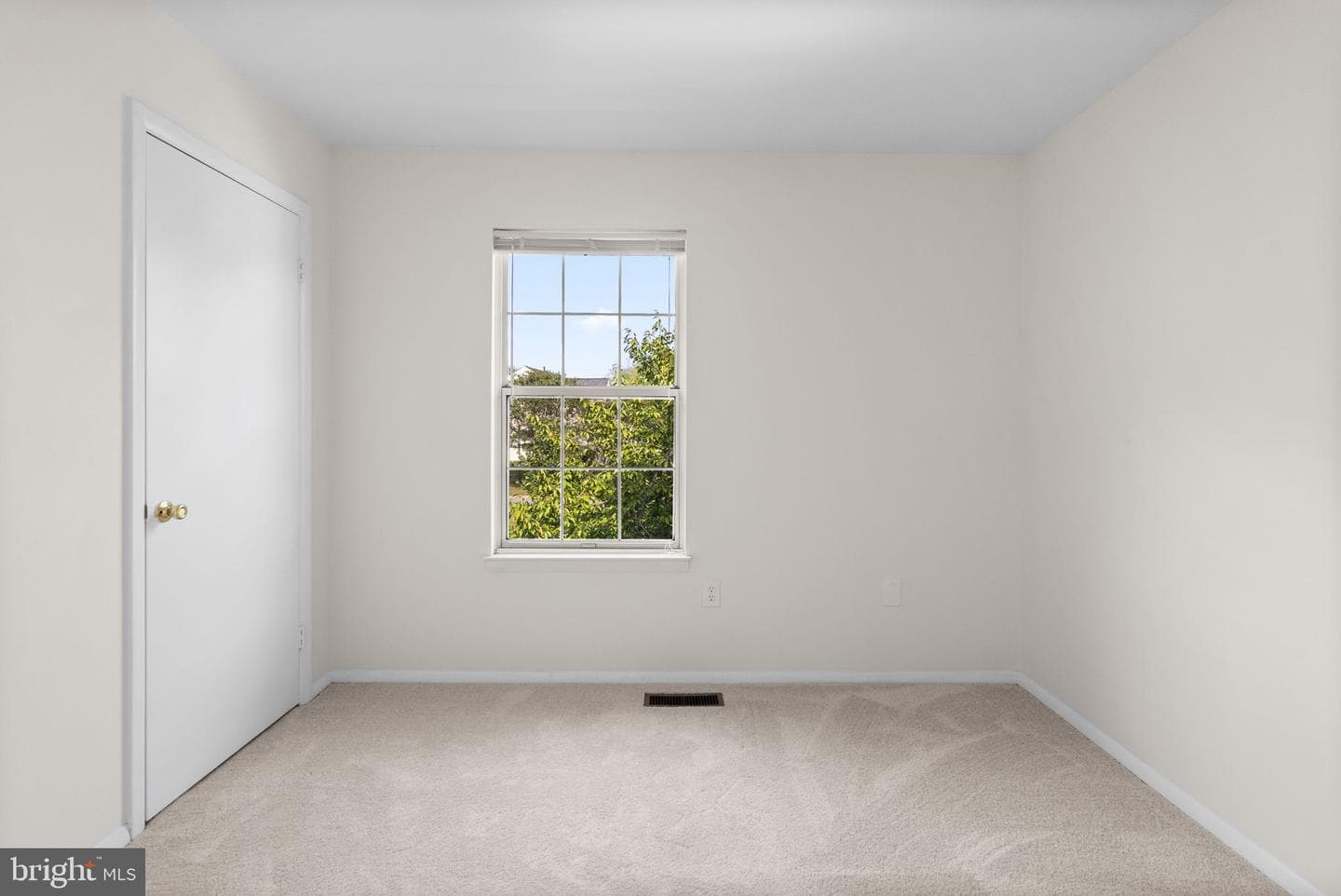 9704 Stanton Hall Court photo 32
