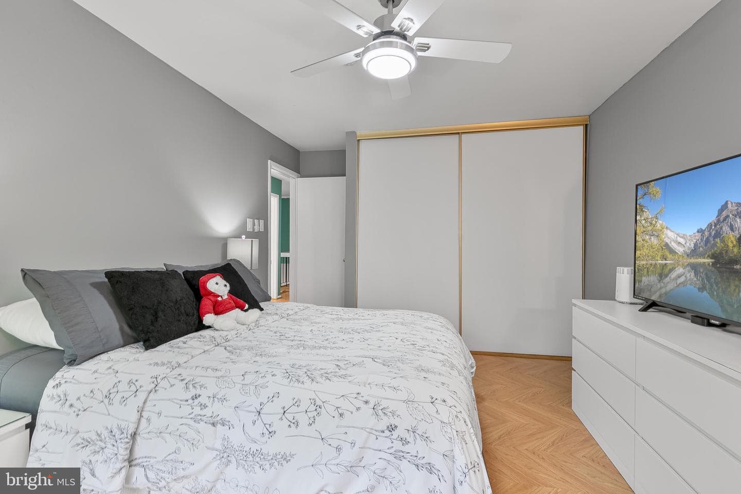 9108 Centerway Road photo 17