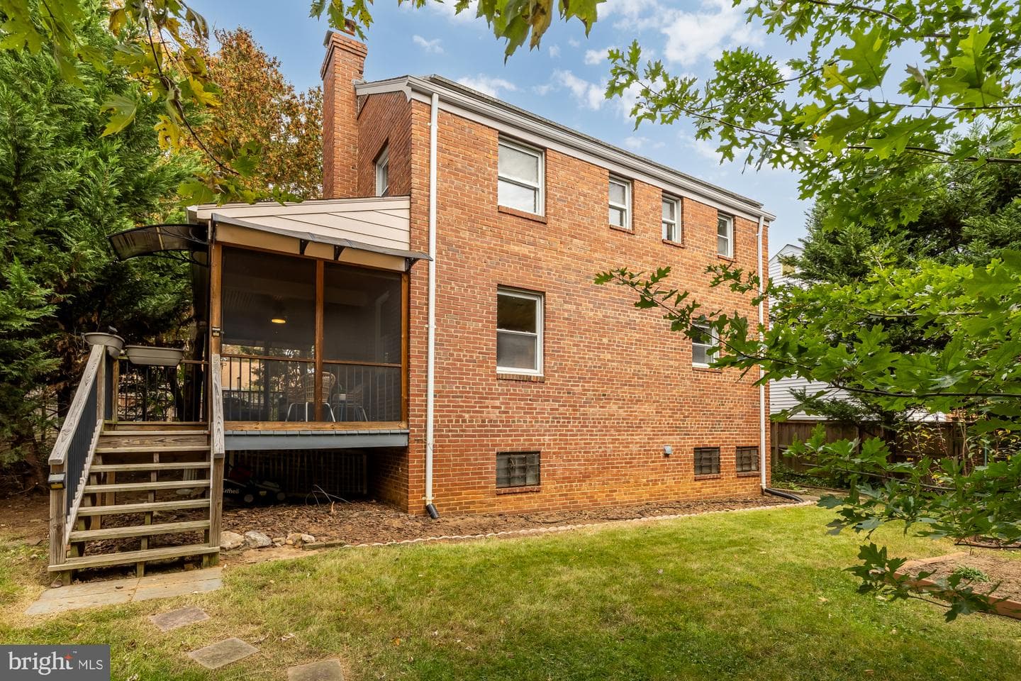 905 Malcolm Drive photo 30