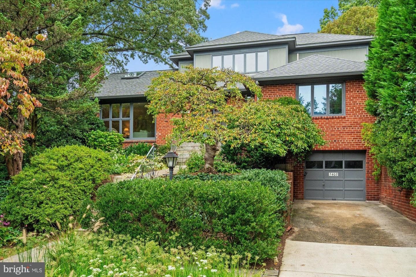 5402 Surrey Street photo 2