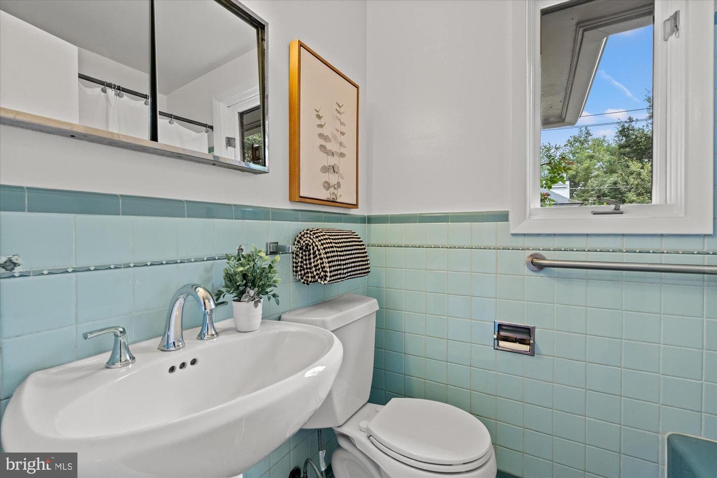 5402 Surrey Street photo 23