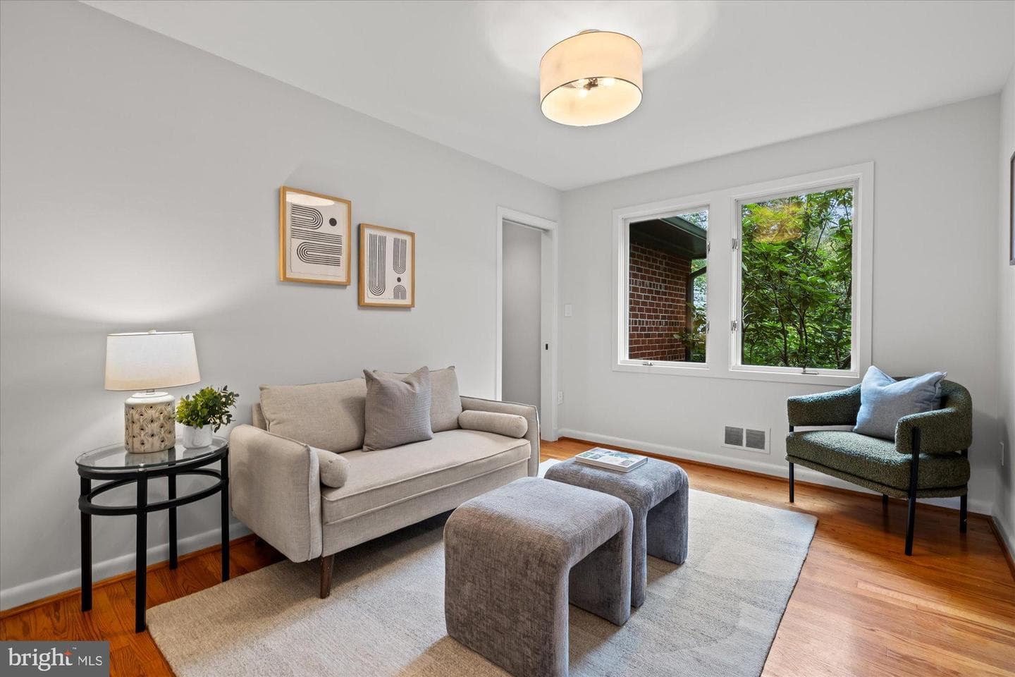 5402 Surrey Street photo 25