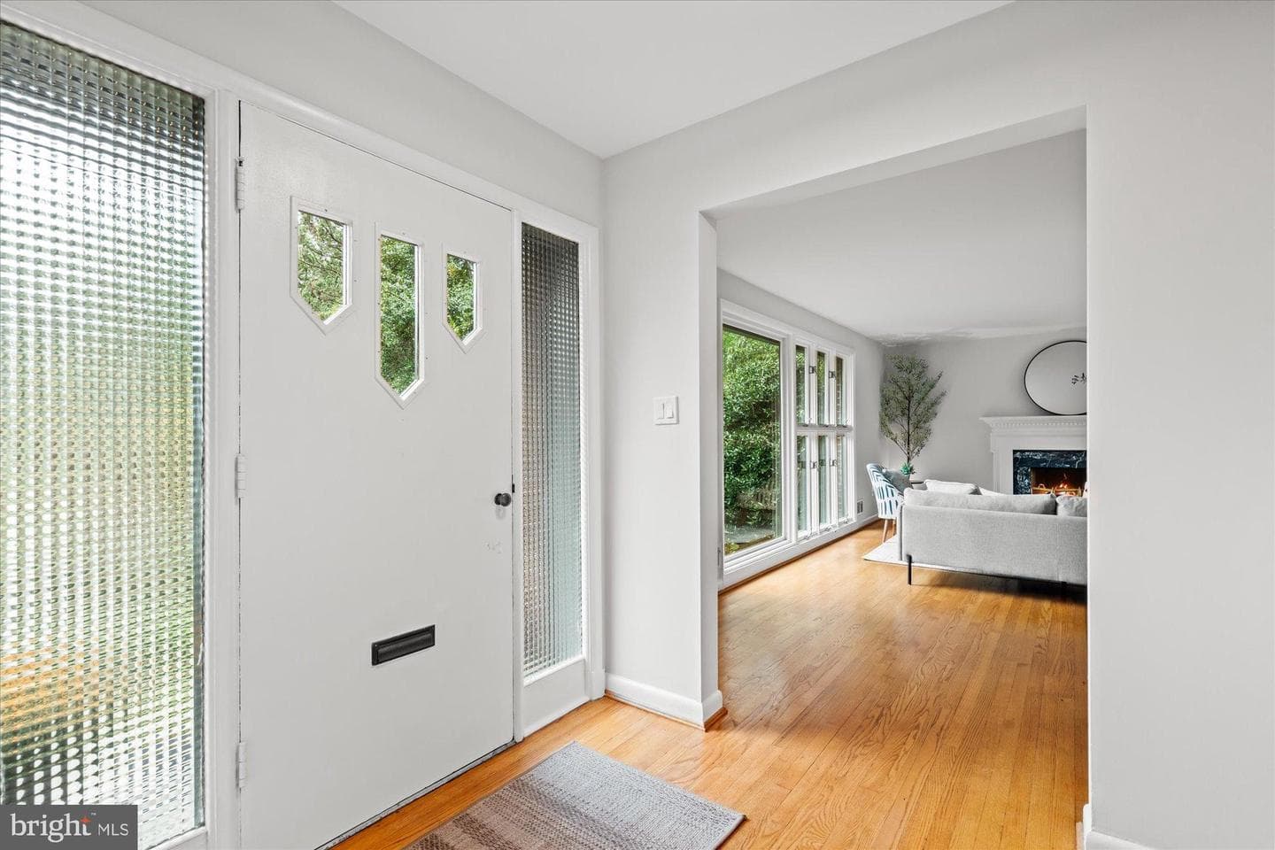 5402 Surrey Street photo 3