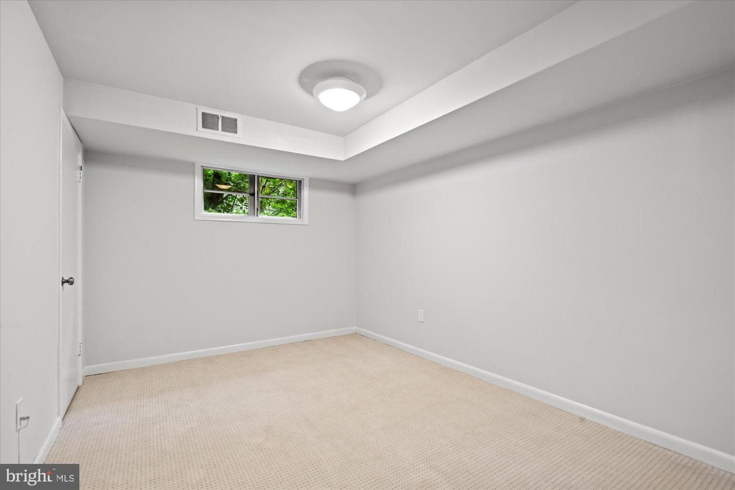 5402 Surrey Street photo 42