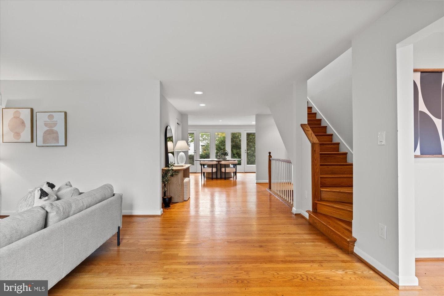 5402 Surrey Street photo 7