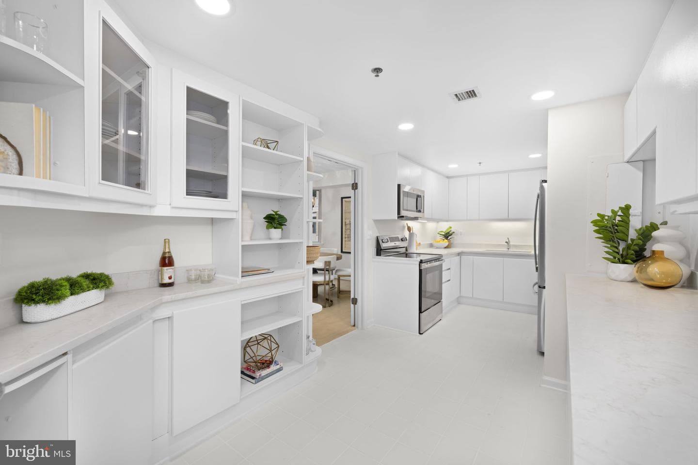 5600 Wisconsin Avenue #1-201 photo 11