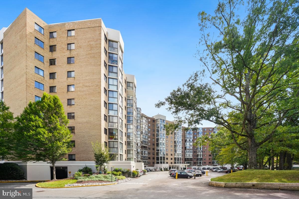 15107 Interlachen Drive #2-321 photo 34