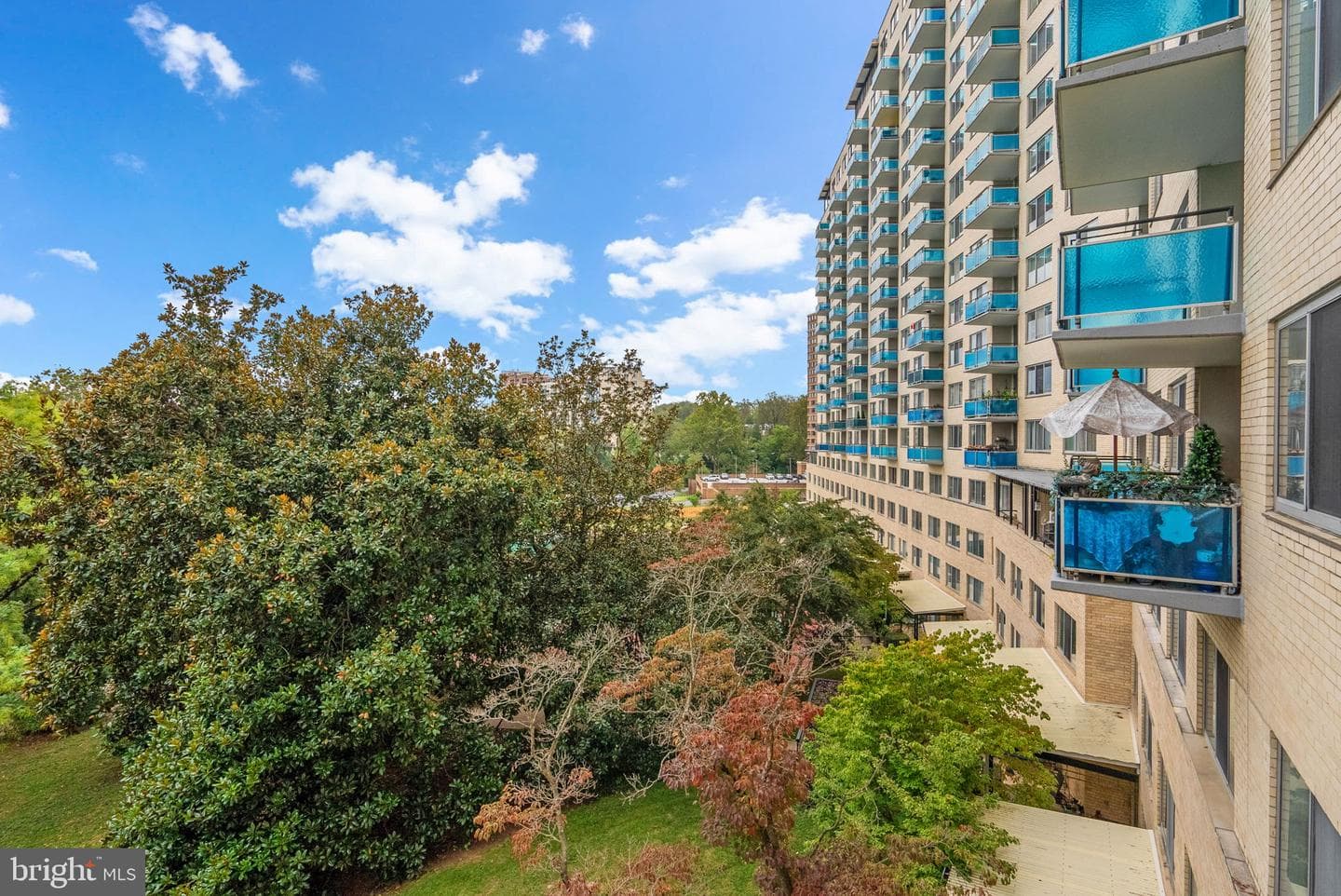 10401 Grosvenor Place #413 photo 6