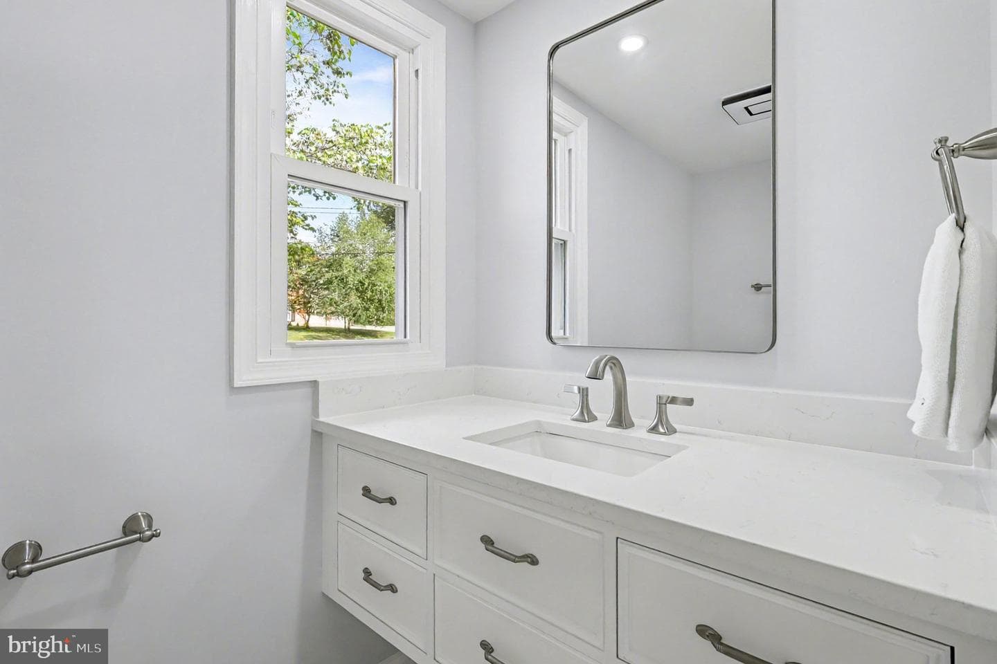 2428 White Horse Lane photo 13