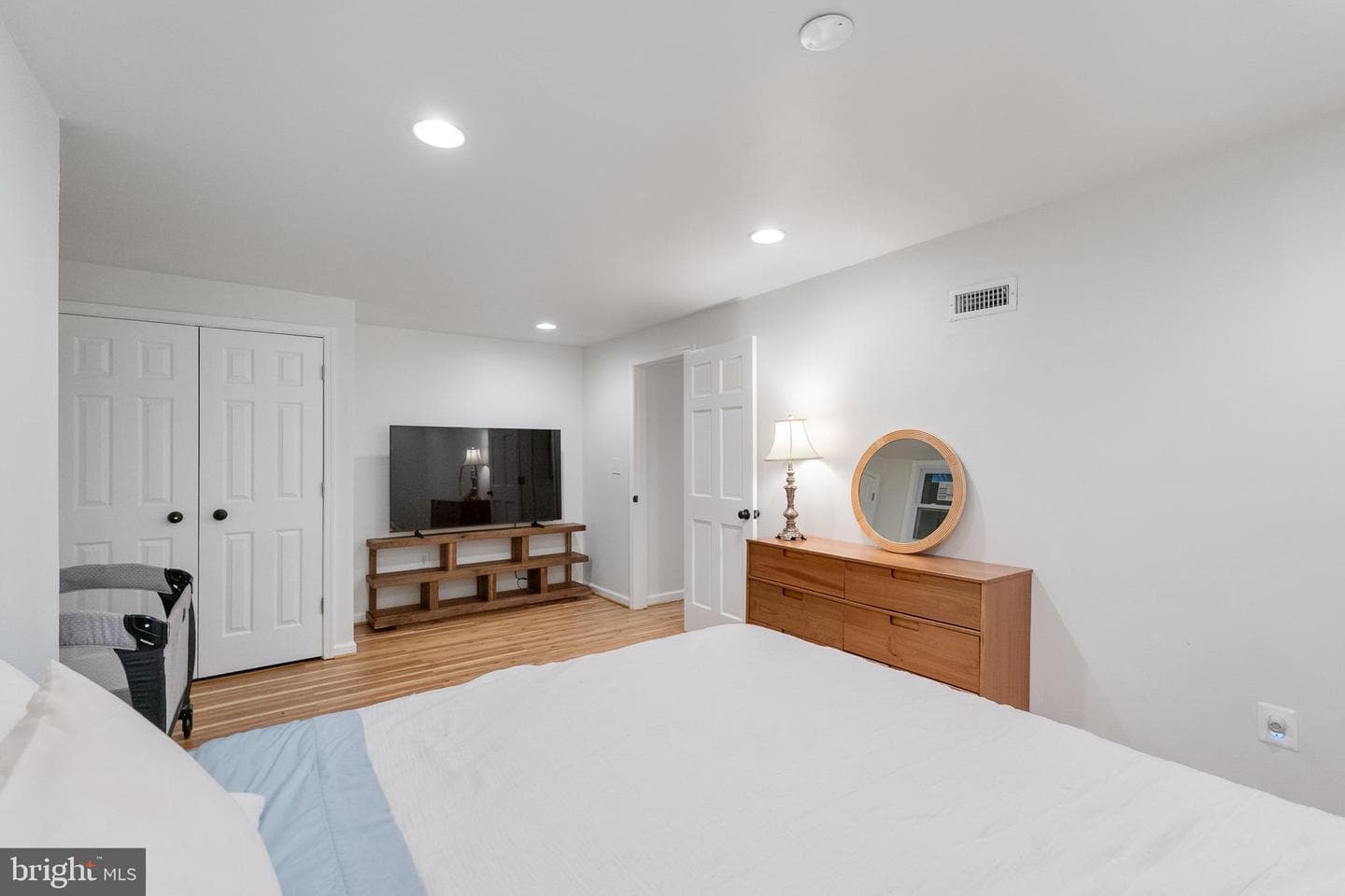 27 Filbert Court photo 24