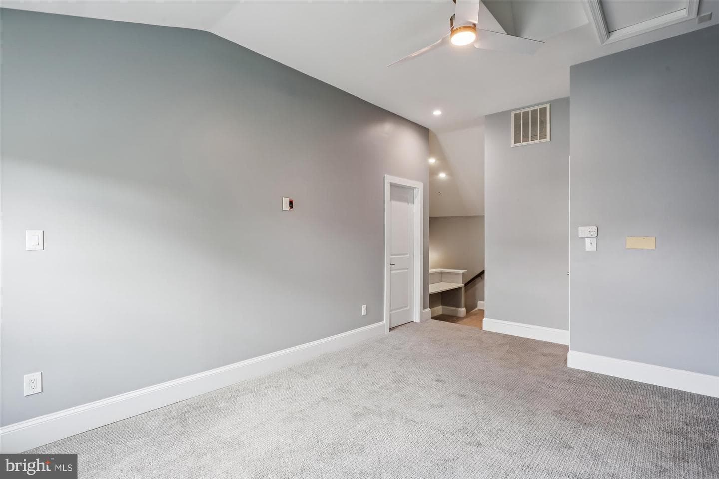 655 Gatestone Square Street photo 25
