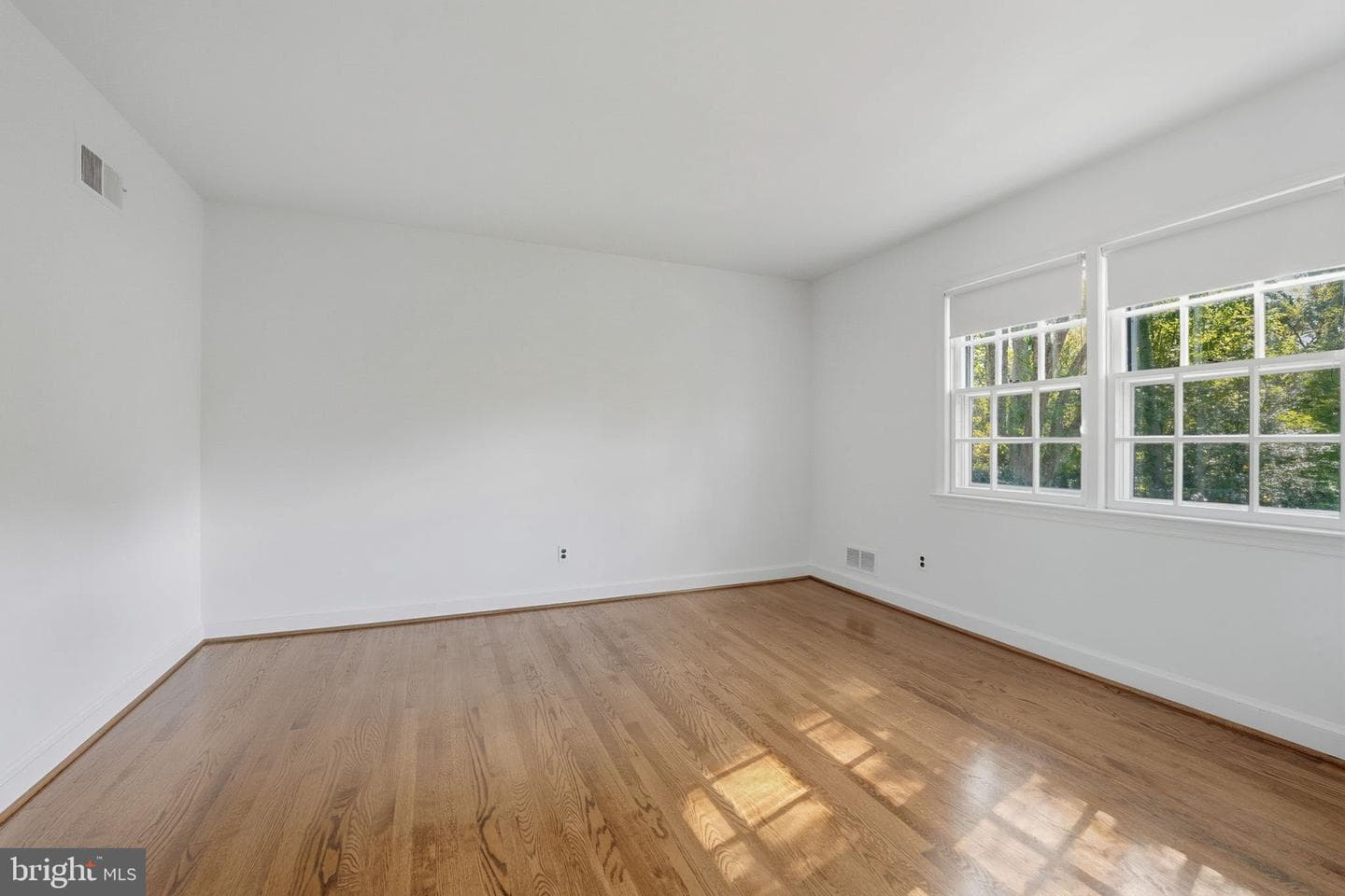 7918 Bradley Boulevard photo 35