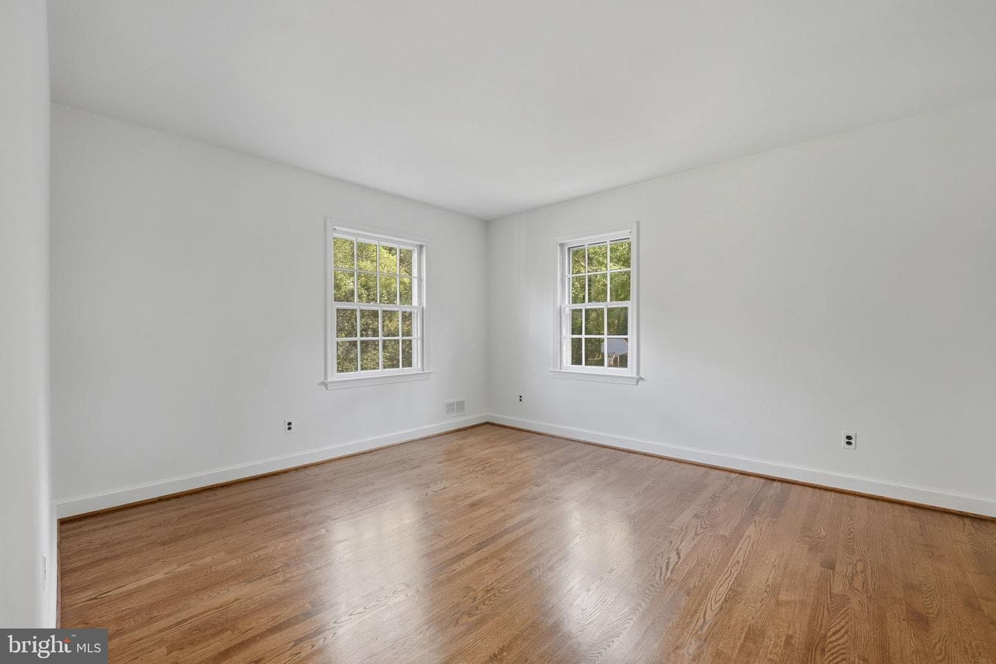 7918 Bradley Boulevard photo 37