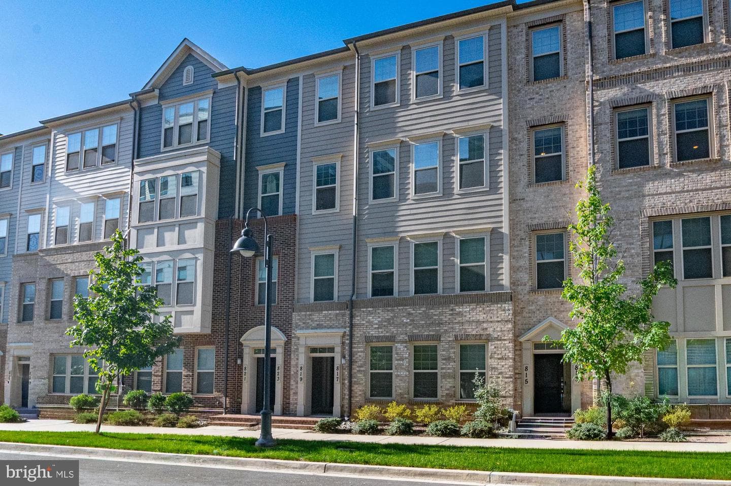 819 Rockwell Avenue #819 photo 2