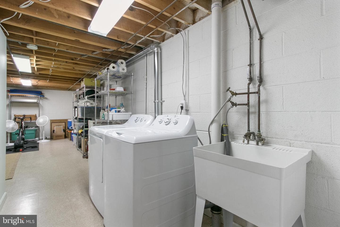 1401 Fallsmead Way photo 52