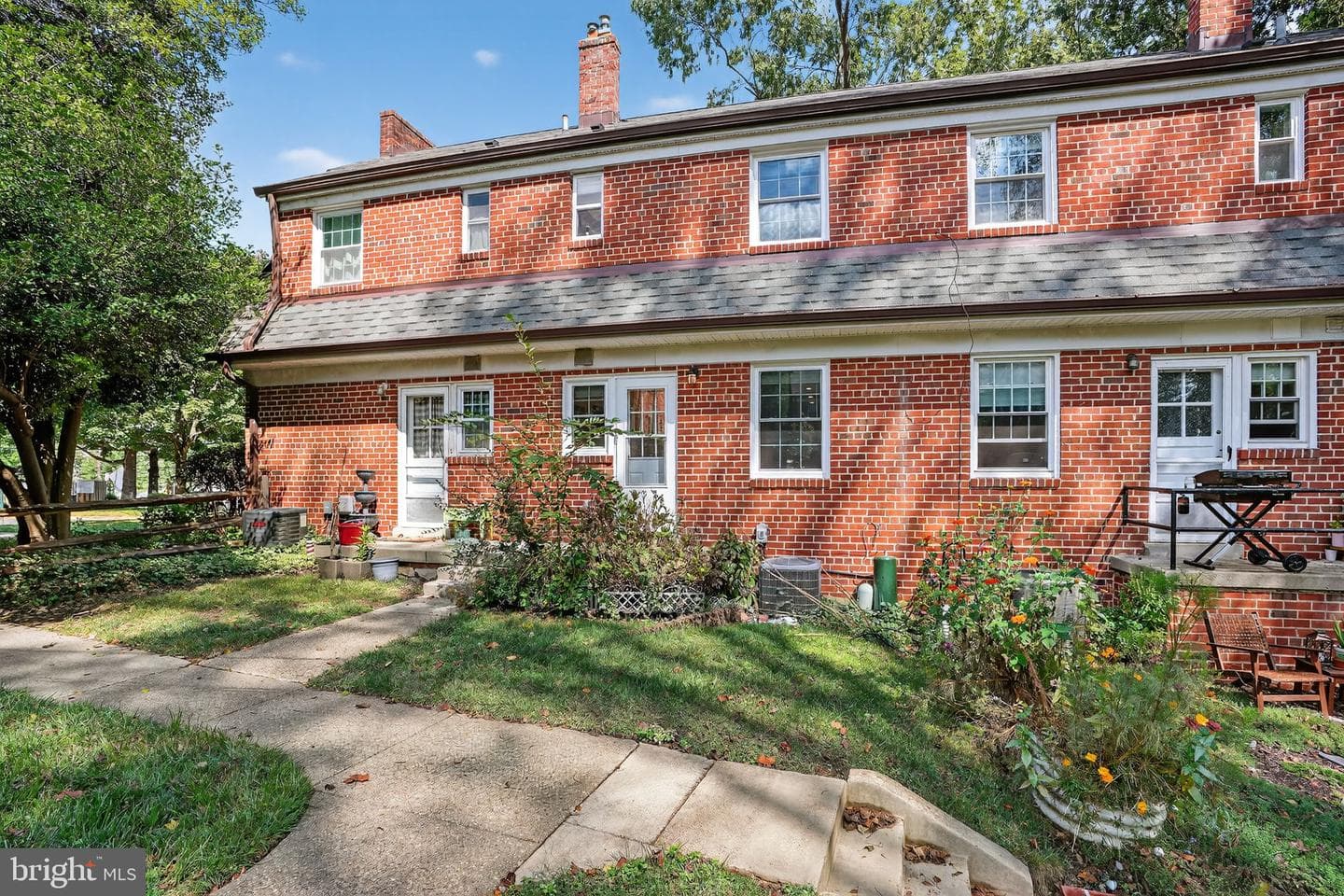1704 E West Highway #1704 photo 30