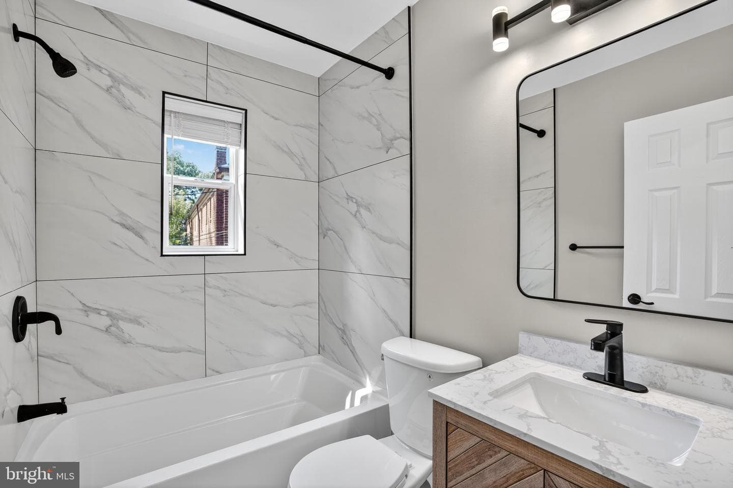 1704 E West Highway #1704 photo 7