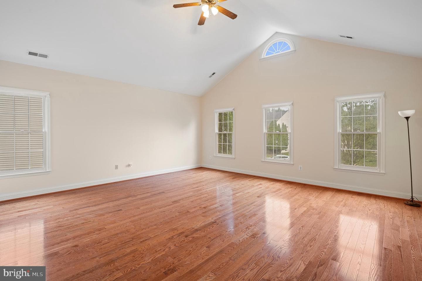 10604 Maplecrest photo 33