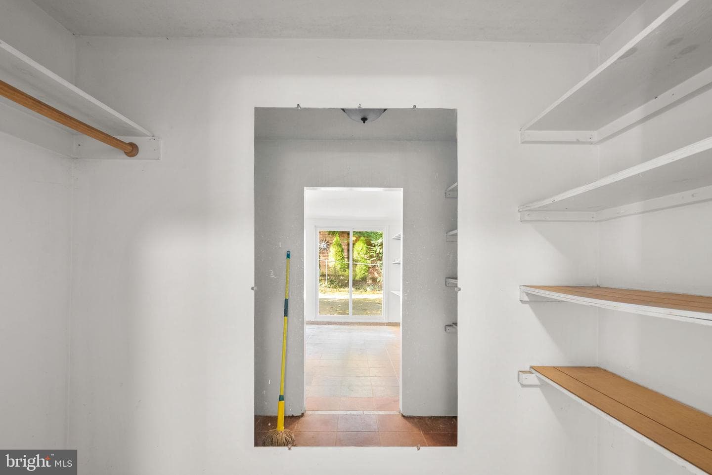 8702 Reading Road photo 38
