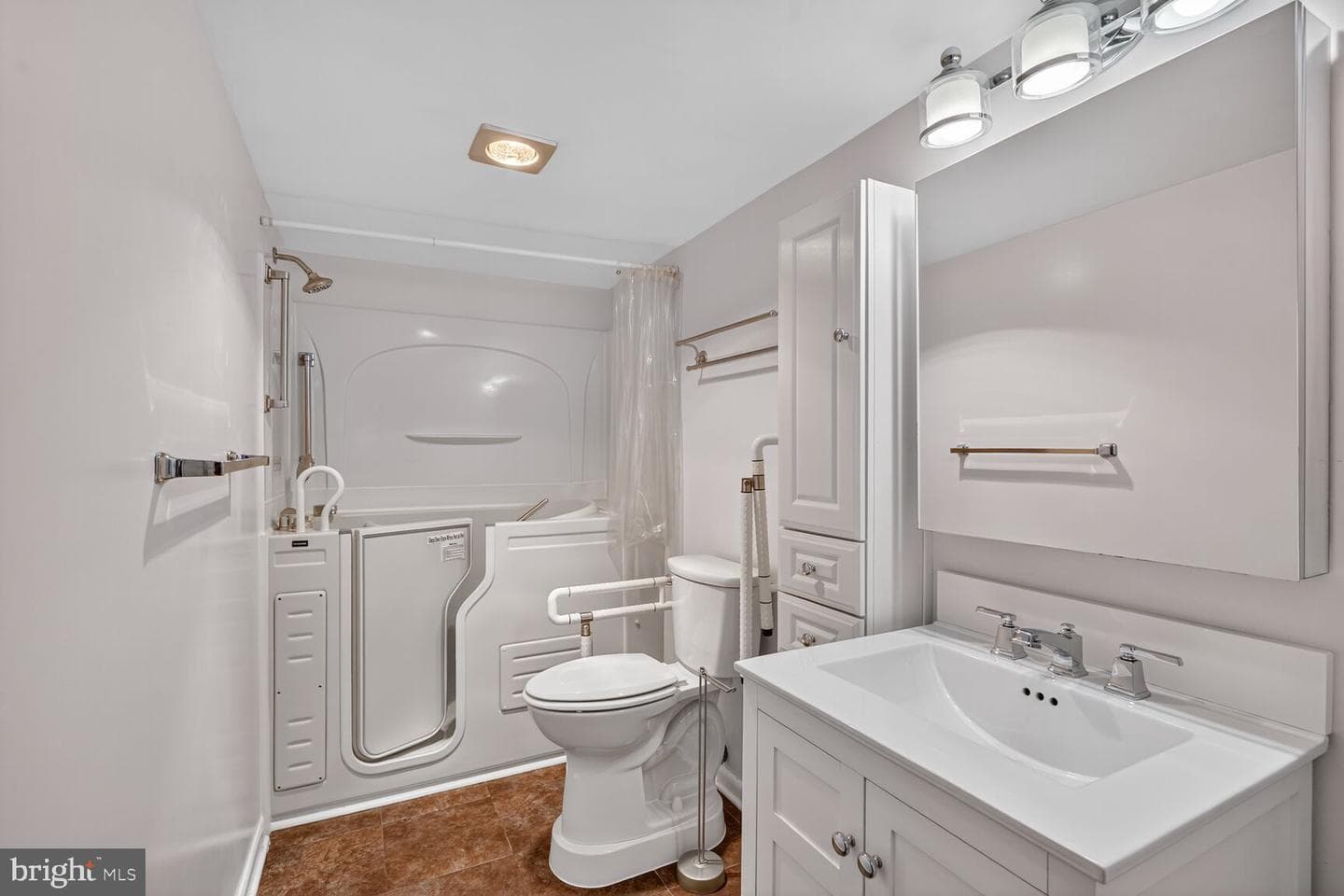 15101 Interlachen Drive #1-123 photo 10