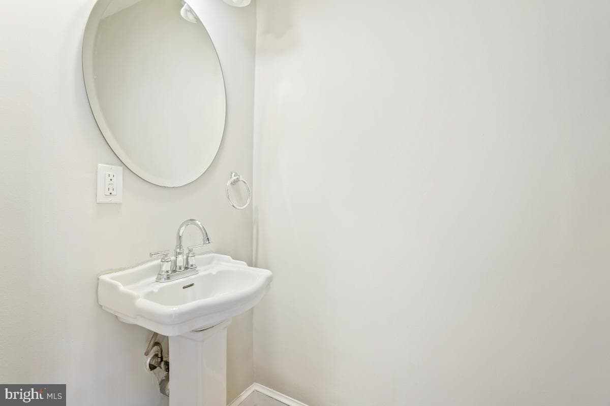 2806 Ivydale Street photo 5