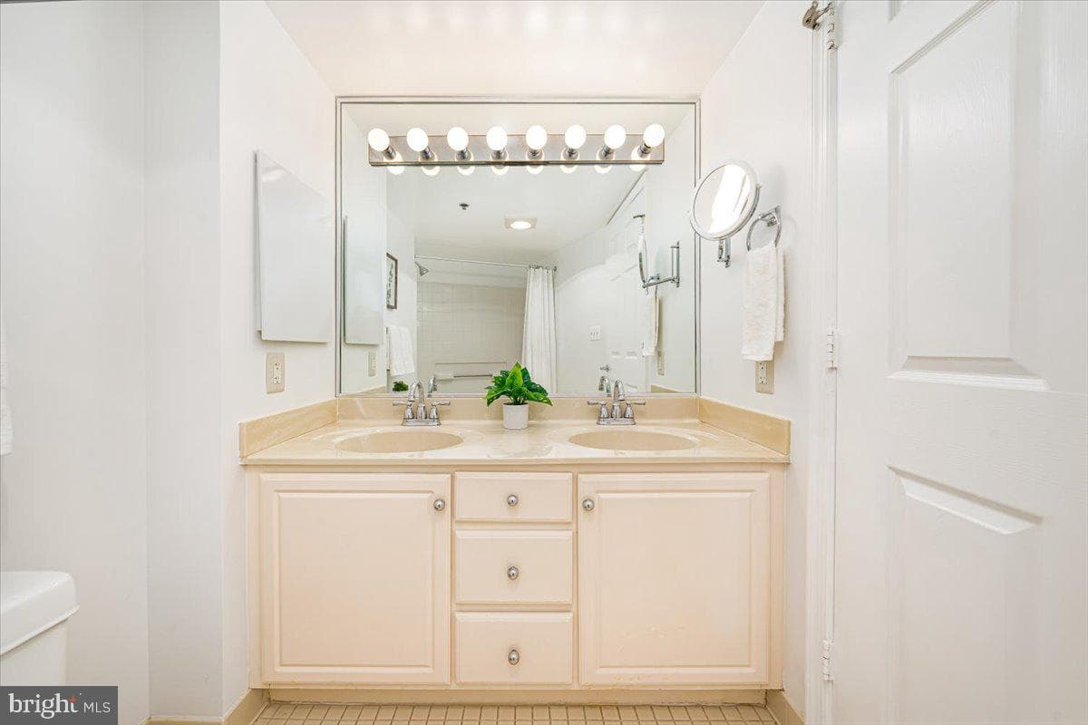 14805 Pennfield Circle #201 photo 27