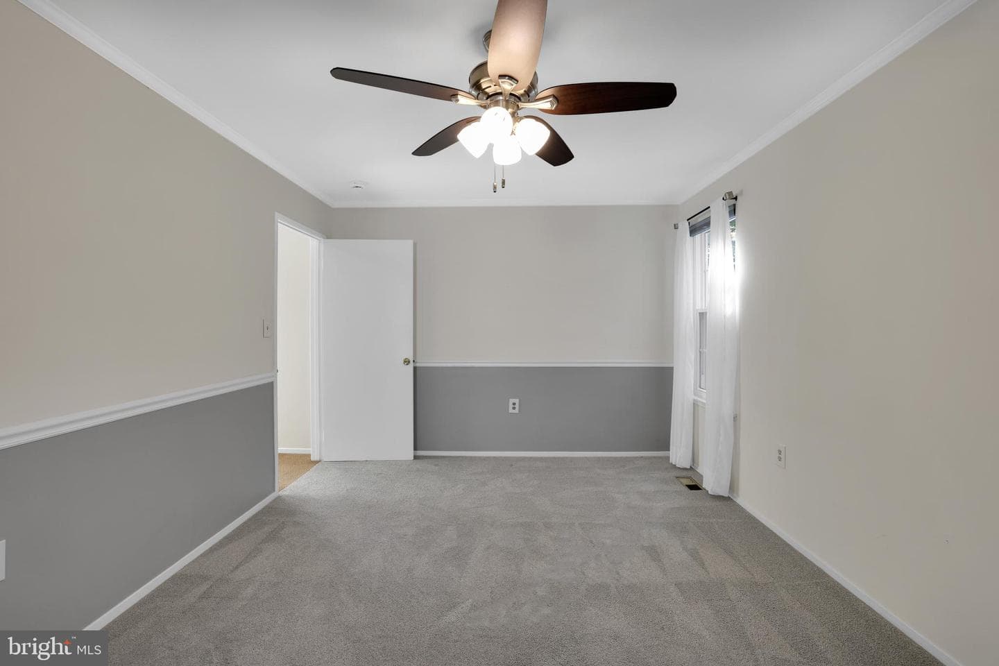 20574 Neerwinder Street photo 26