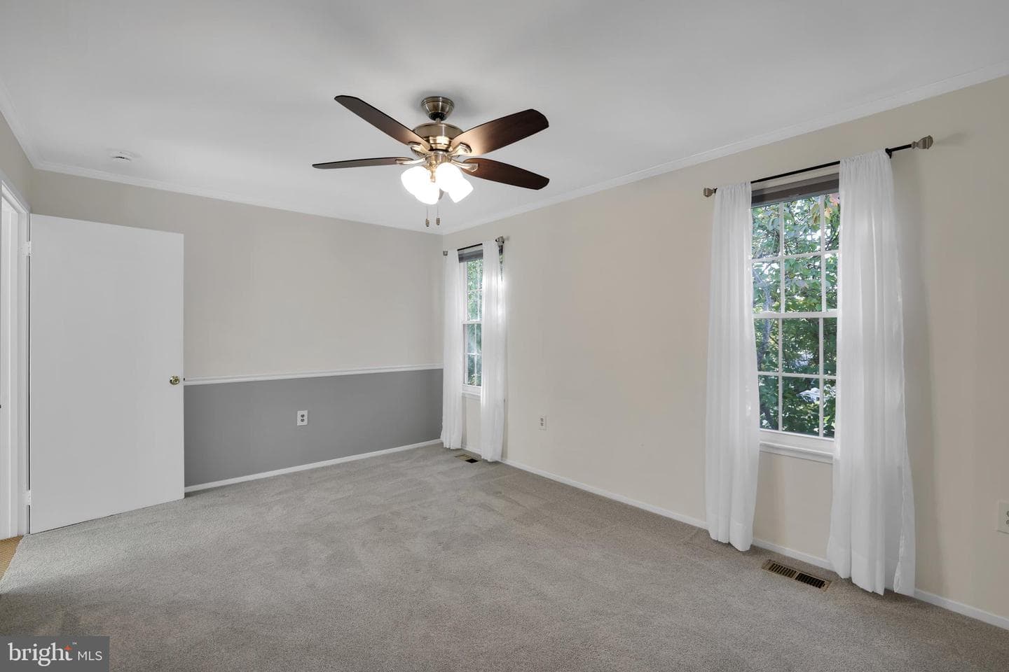 20574 Neerwinder Street photo 27