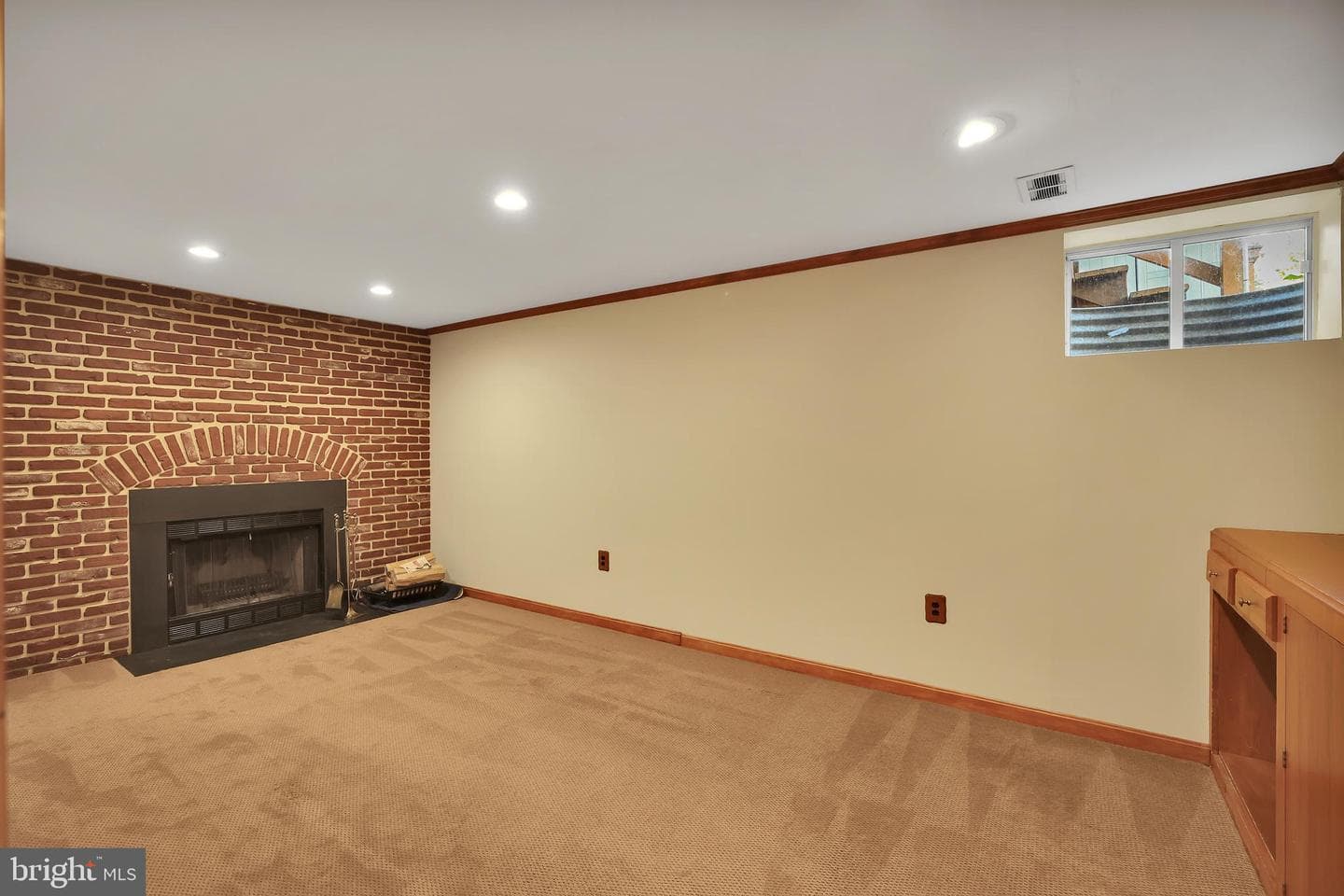 20574 Neerwinder Street photo 46