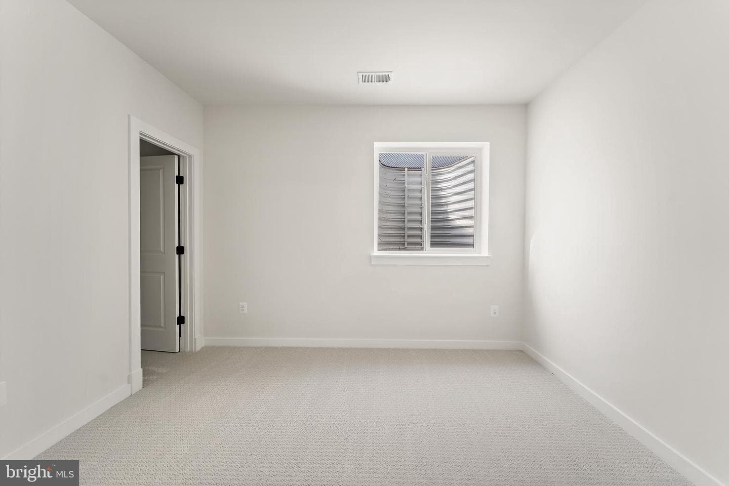 17403 Fyffe Rd photo 32
