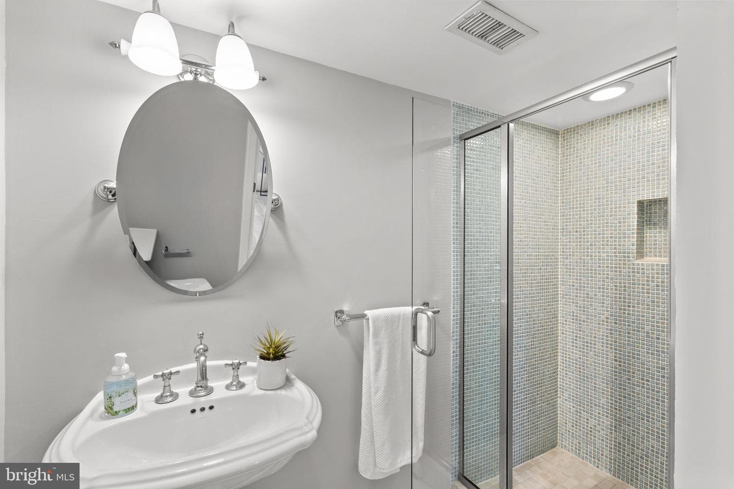 4903 Chevy Chase Boulevard photo 39
