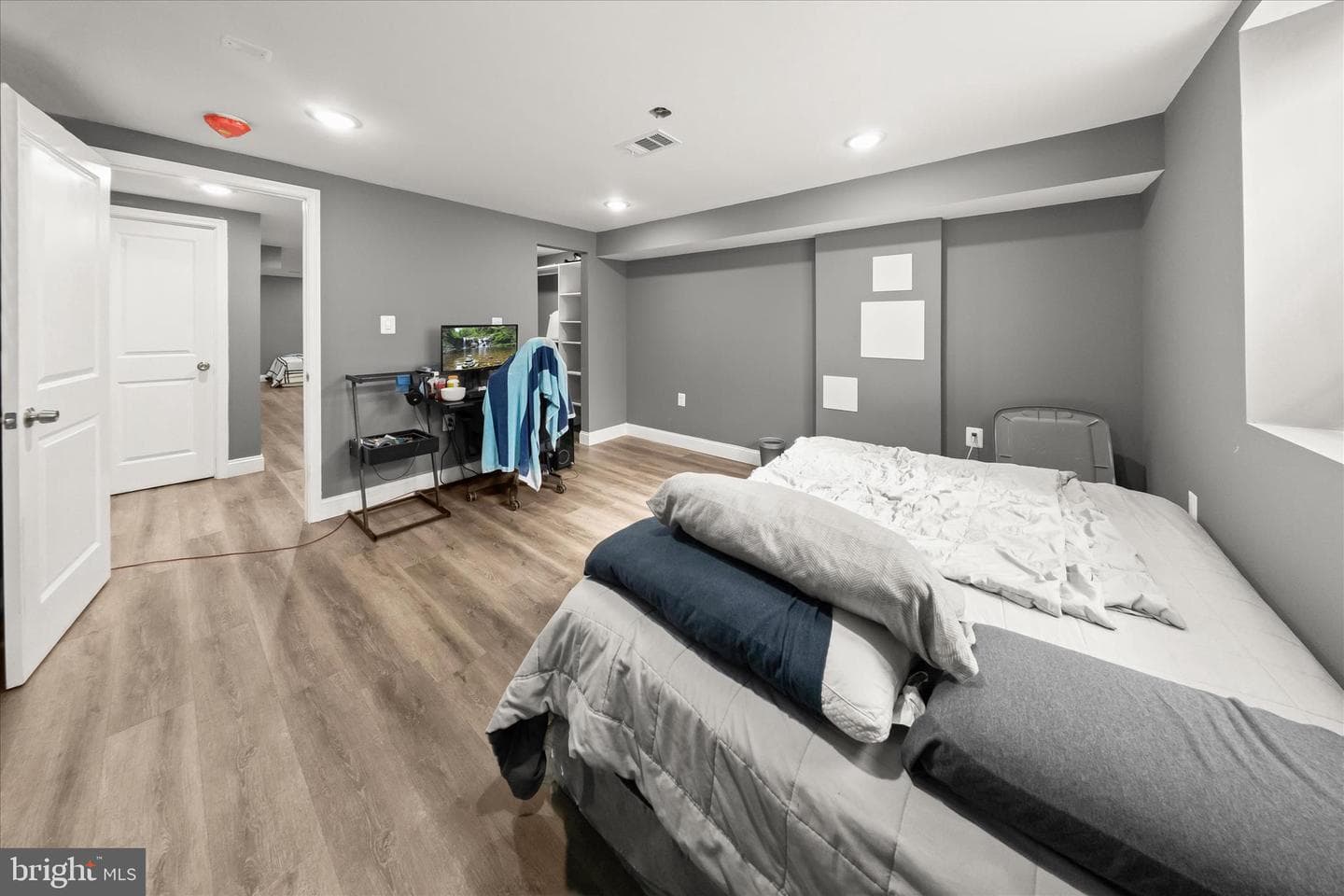 10712 Gainsborough Road photo 33