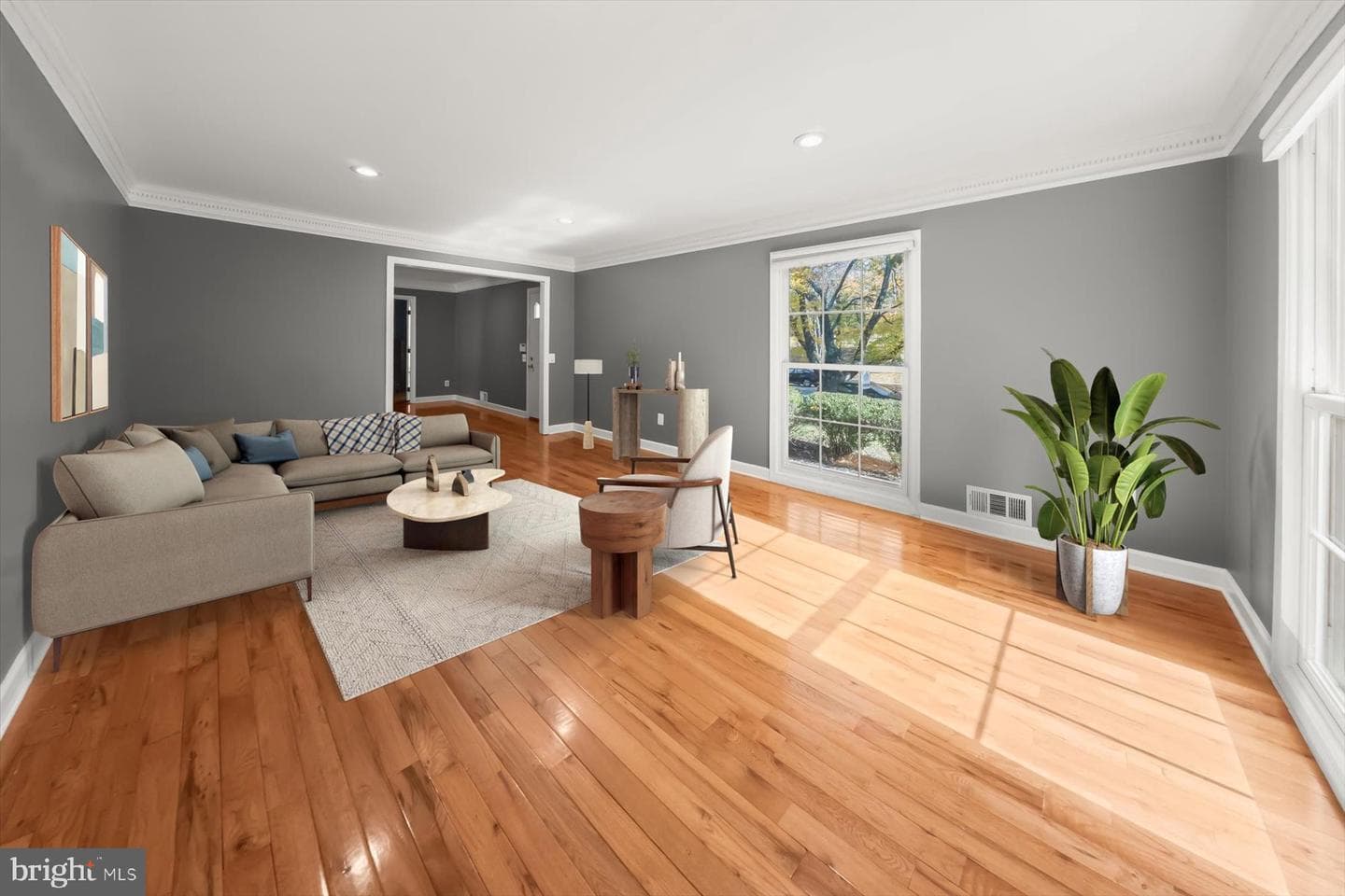 10712 Gainsborough Road photo 4