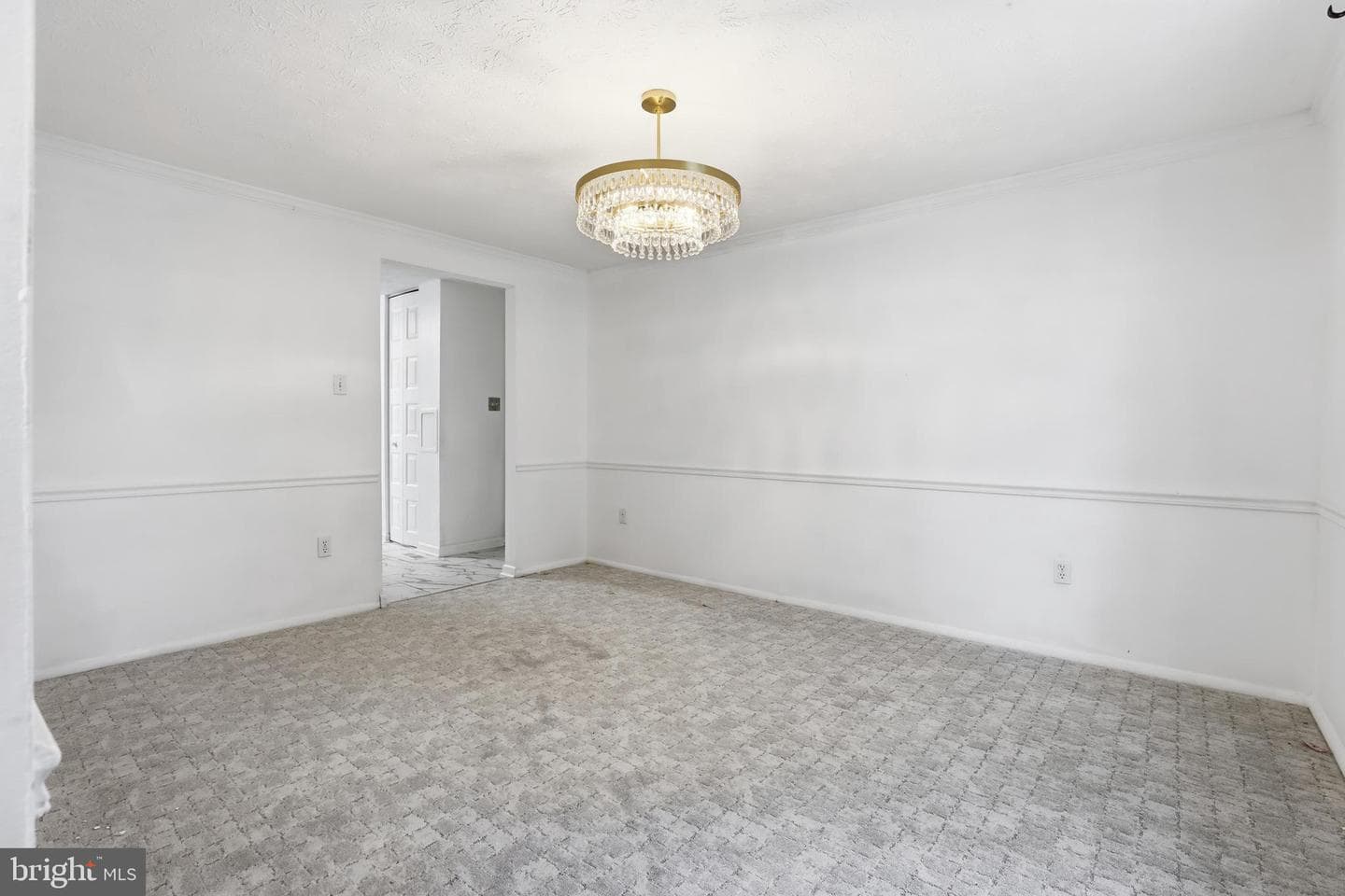 1261 Cavendish Drive photo 6