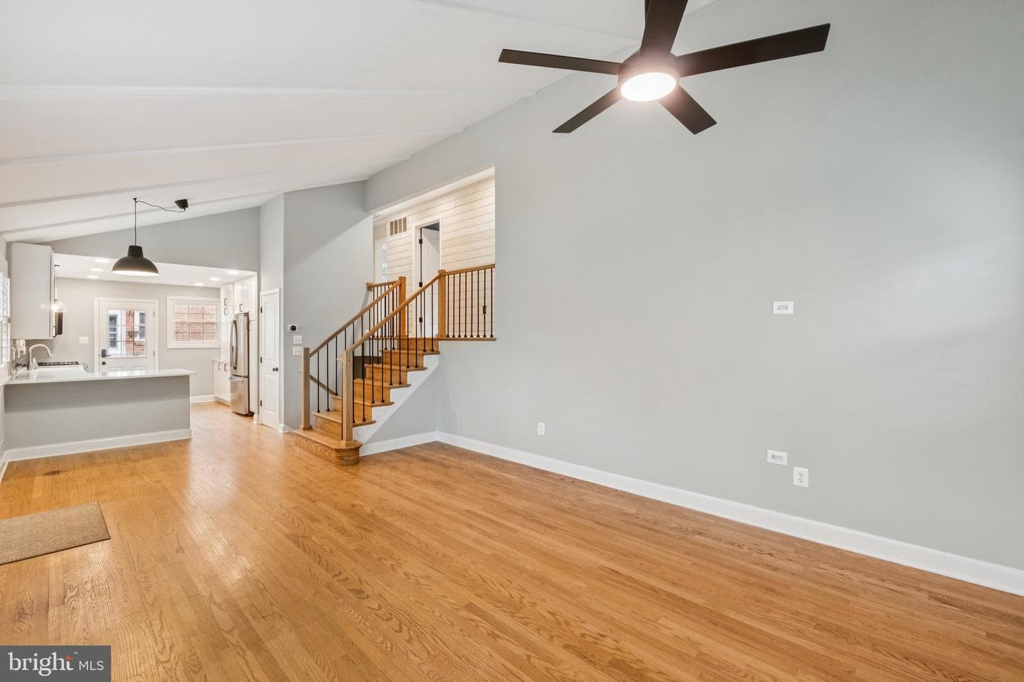 10109 Renfrew Road photo 11